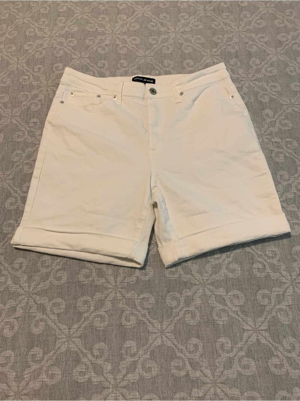 DKNY White Cuffed Women's Bermuda Shorts (Size 8)